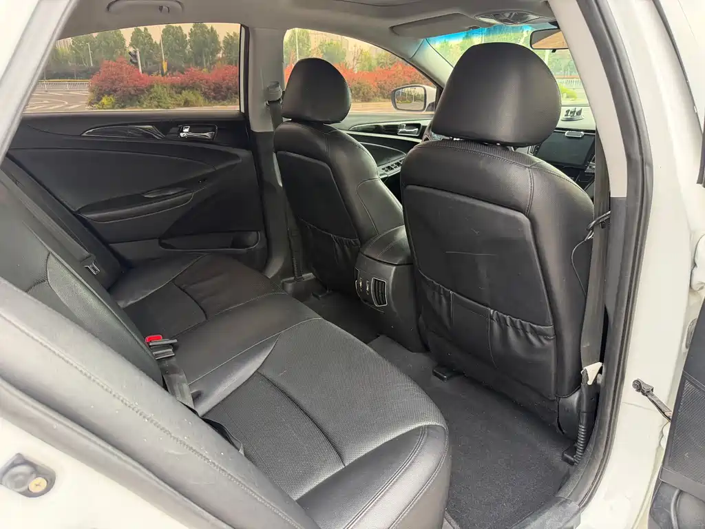 Hyundai Sonata 2015 — фото 12