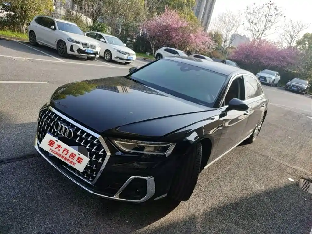 Audi A8 2024 — фото 1