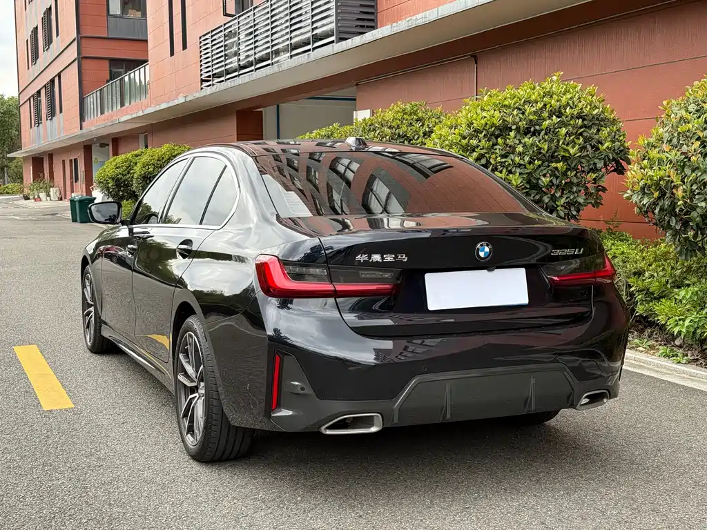 BMW 3 Series 2023 — фото 15