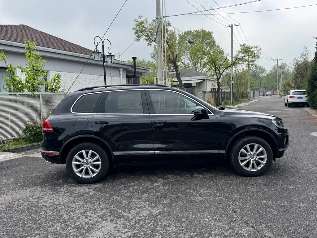 Volkswagen Touareg 2017 — фото 4
