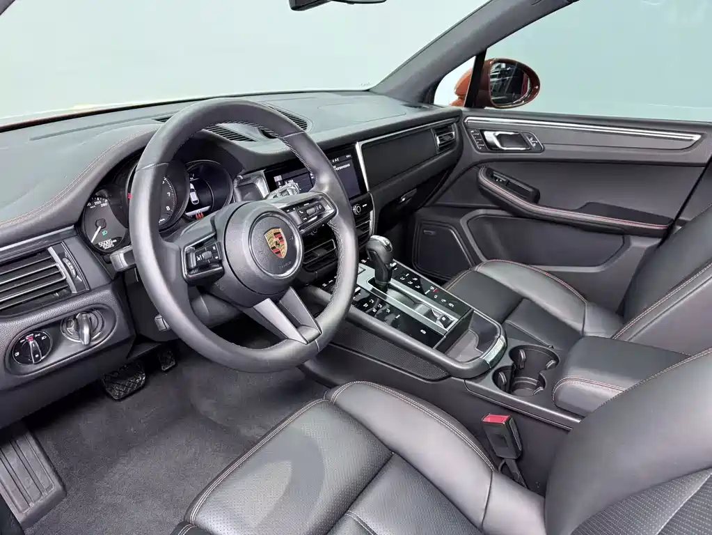 Porsche Macan 2022 — фото 9