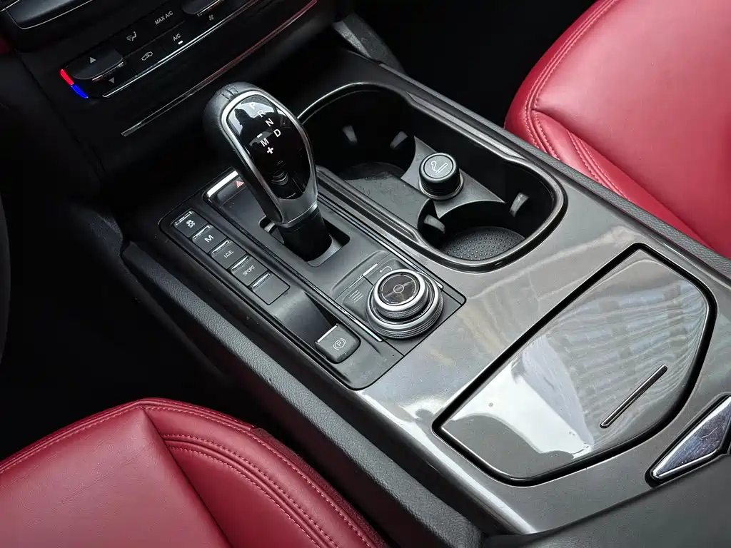 Maserati Ghibli 2017 — фото 12