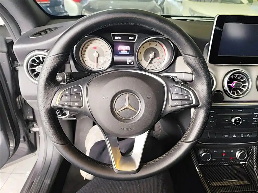 Mercedes-Benz CLA 2016 — фото 11