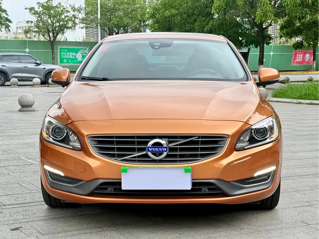 Volvo S60 2015 — фото 2