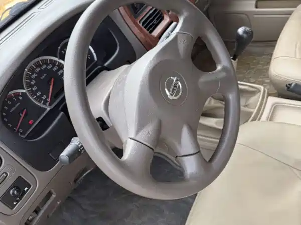 Nissan D22 2015
