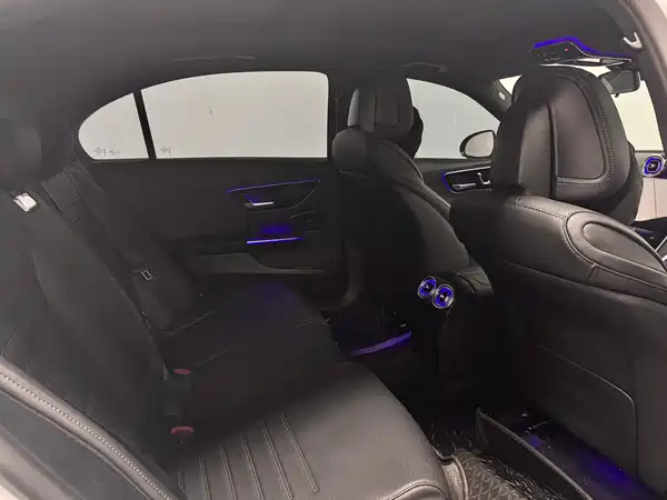 Mercedes-Benz C-Class 2024