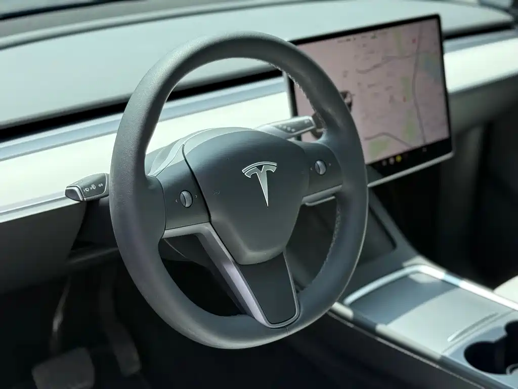 Tesla Model Y 2023 — фото 12