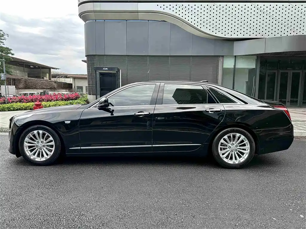 Cadillac CT6 2018 — фото 10