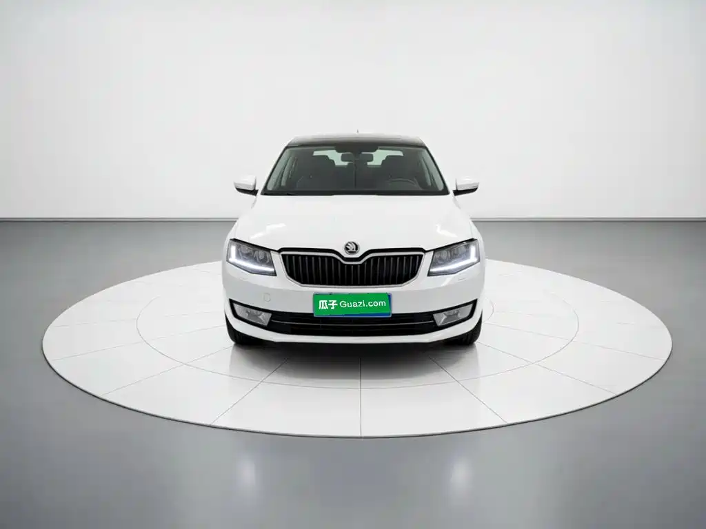 Skoda Octavia 2015 — фото 2