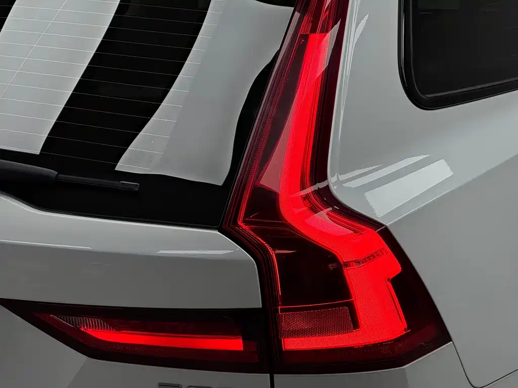 Volvo V90 2018 — фото 11