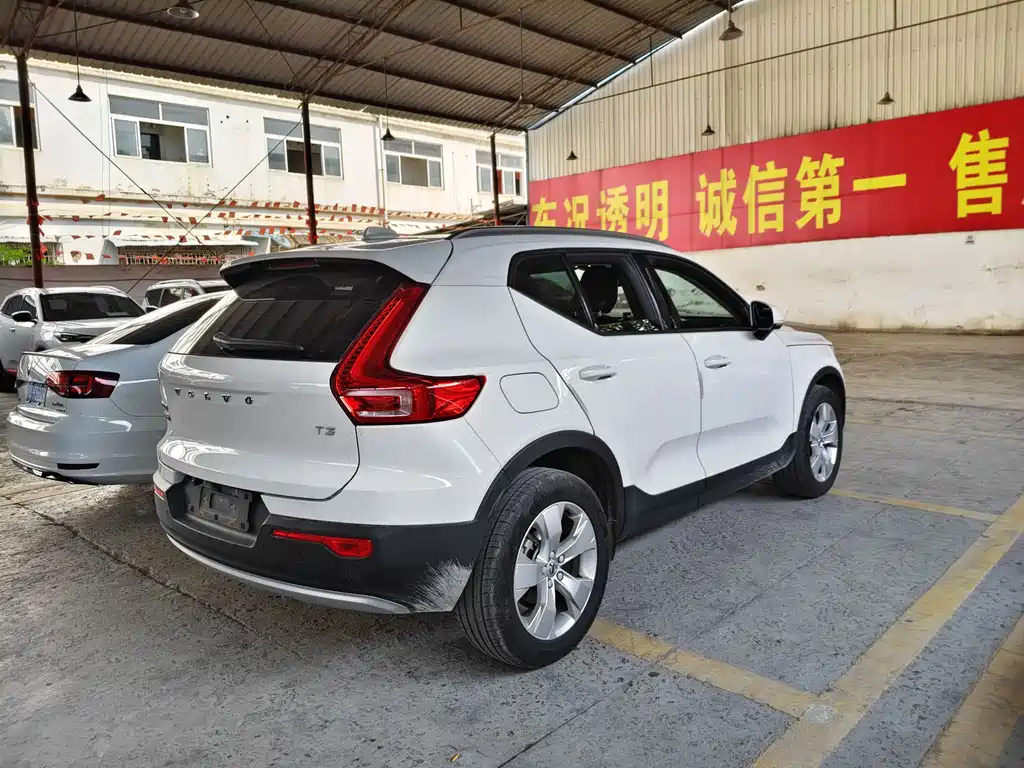 Volvo XC40 2020 — фото 10
