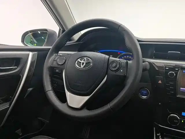 Toyota Corolla 2017 — фото 10