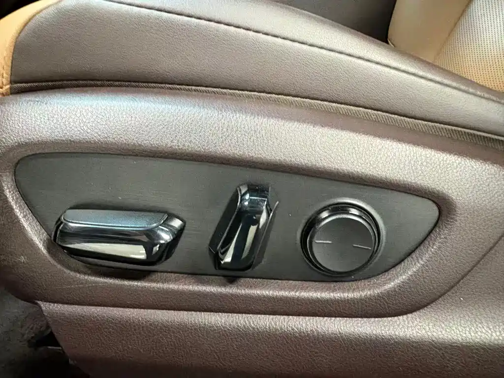 Lexus ES 2021 — фото 12