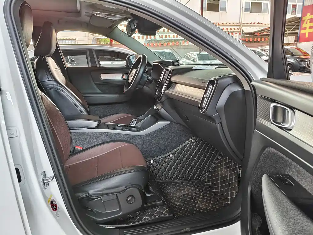 Volvo XC40 2020