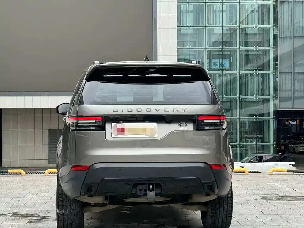 Land Rover Discovery 2018 — фото 10