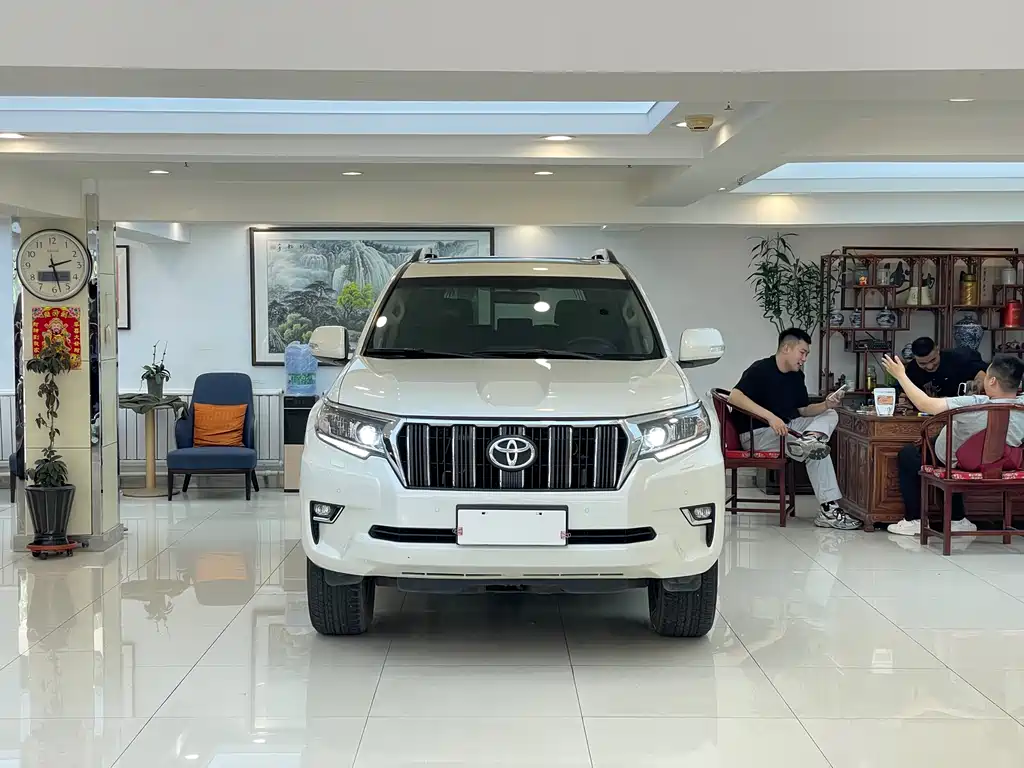 Toyota Prado 2019 — фото 2