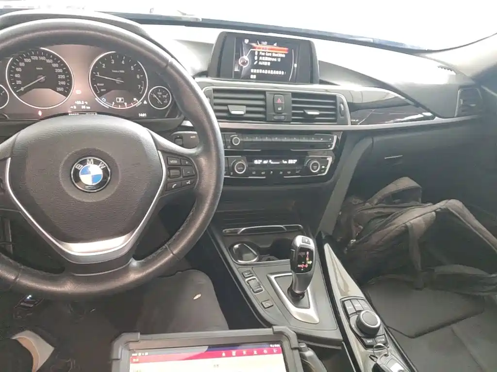 BMW 3 Series 2017 — фото 10