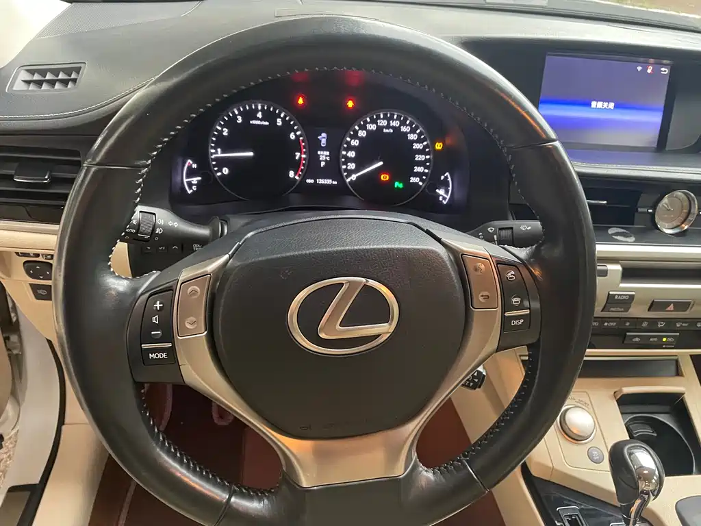 Lexus ES 2015 — фото 6