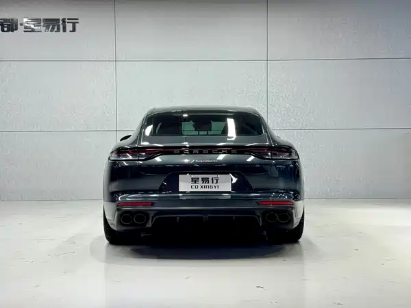 Porsche Panamera 2023