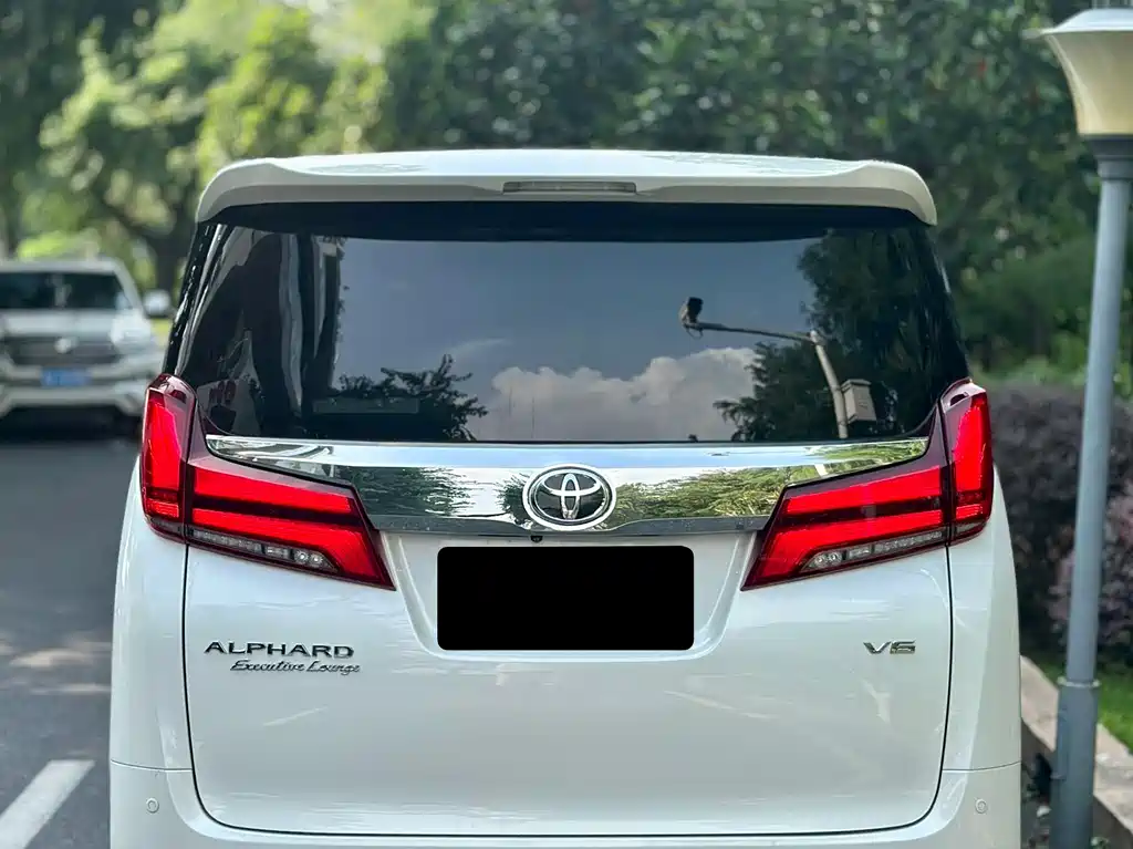 Toyota Alphard 2017 — фото 5