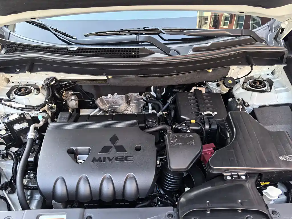 Mitsubishi Outlander 2017 — фото 19
