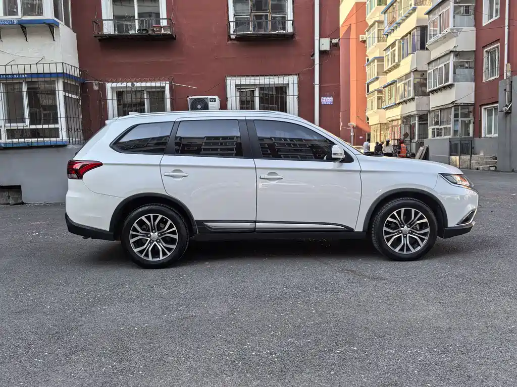 Mitsubishi Outlander 2017