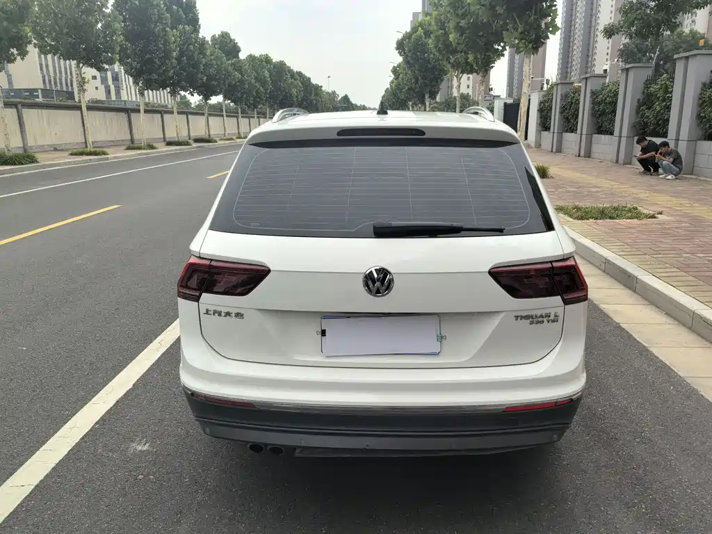 Volkswagen Tiguan L 2018 — фото 12