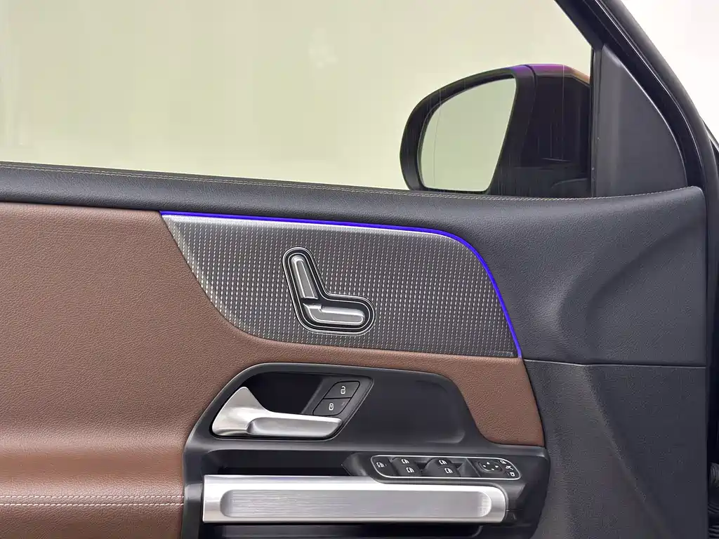 Mercedes-Benz GLB 2023 — фото 11