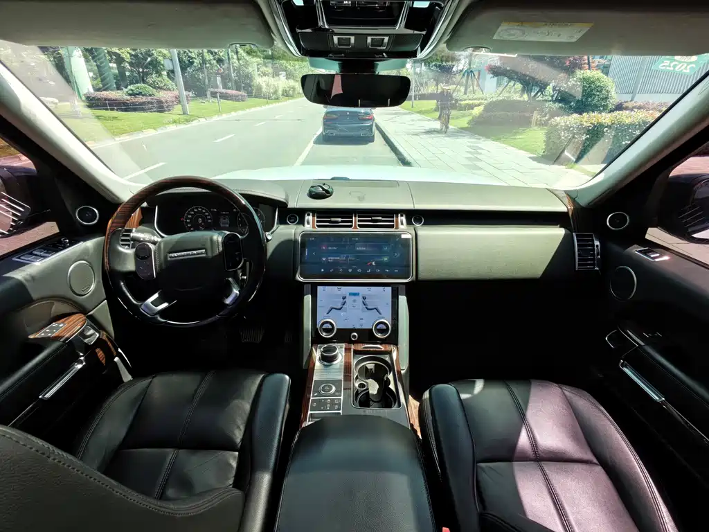 Land Rover Range Rover 2019 — фото 10
