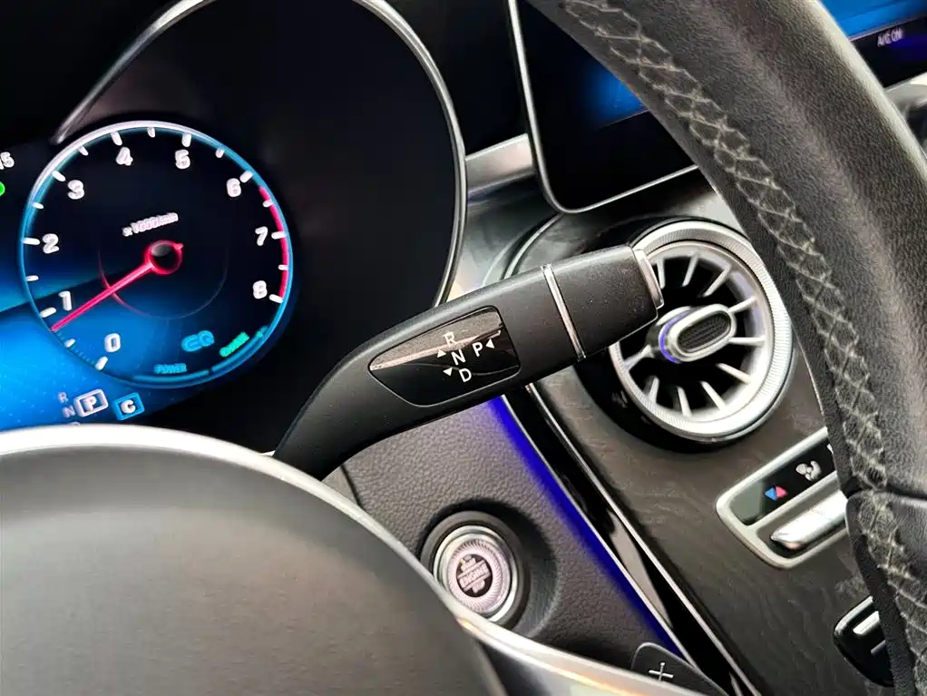 Mercedes-Benz C-Class 2019 — фото 18