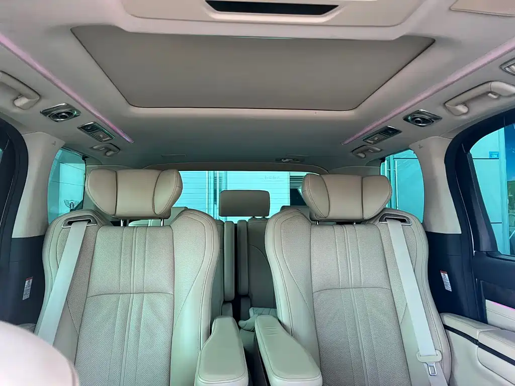 Toyota Alphard 2020 — фото 15