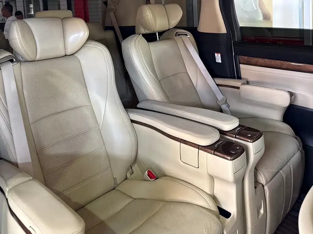 Toyota Alphard 2016 — фото 6
