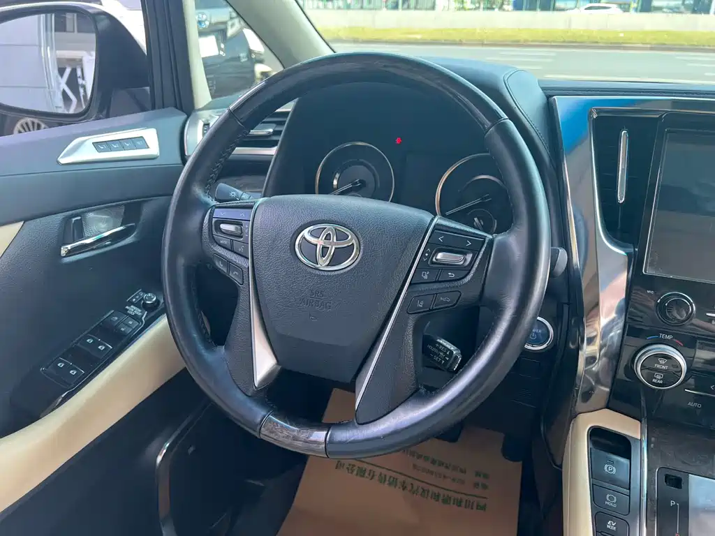 Toyota Alphard 2020 — фото 13