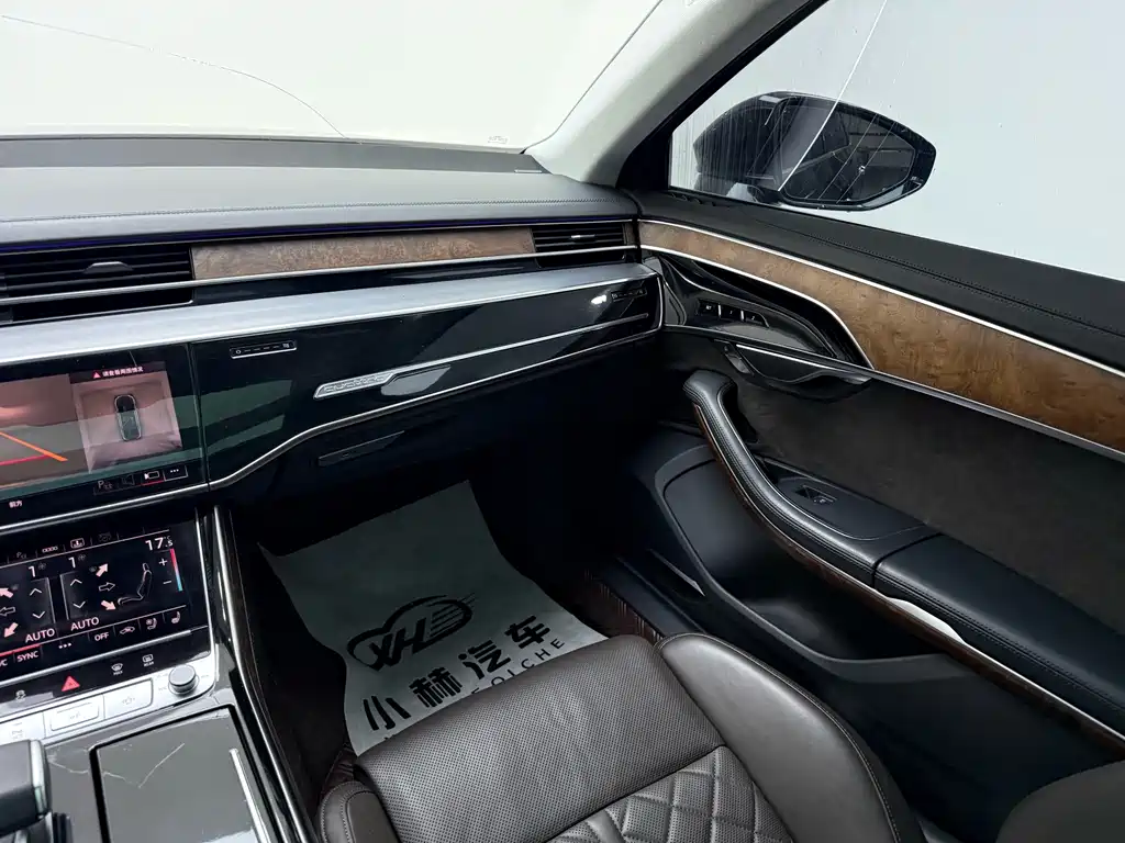 Audi A8 2021 — фото 11