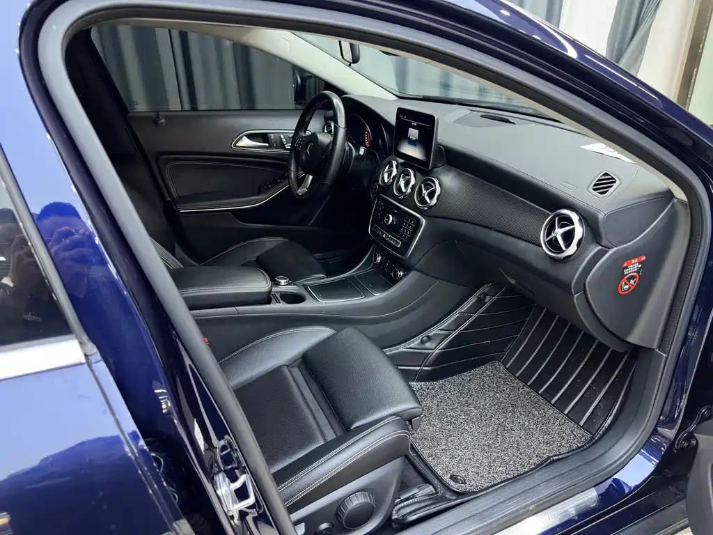 Mercedes-Benz GLA 2018 — фото 20