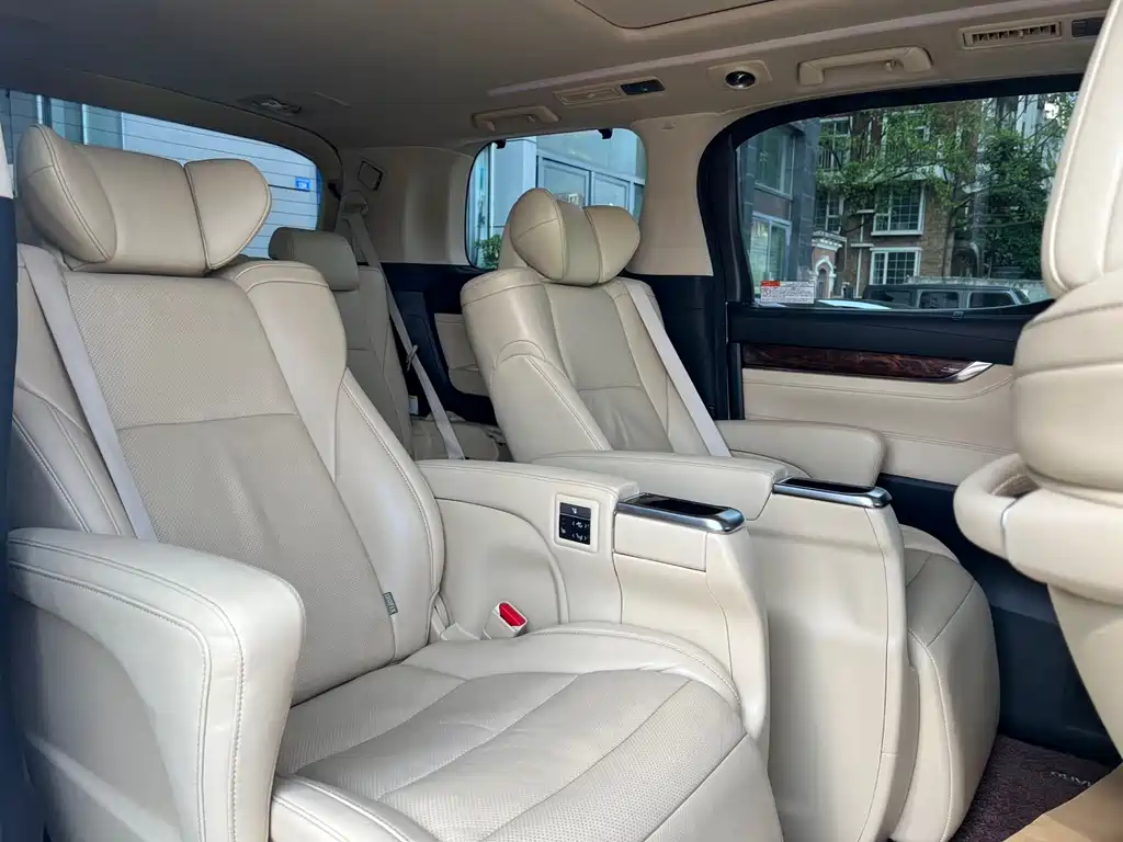 Toyota Alphard 2019 — фото 10