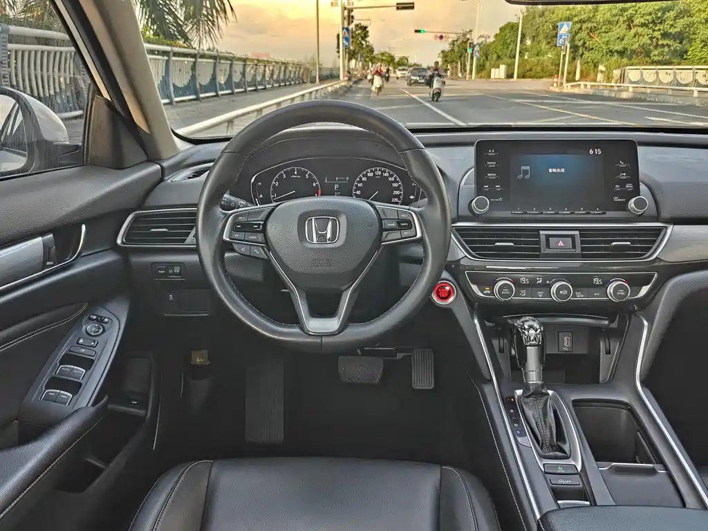 Honda Inspire 2019 — фото 9