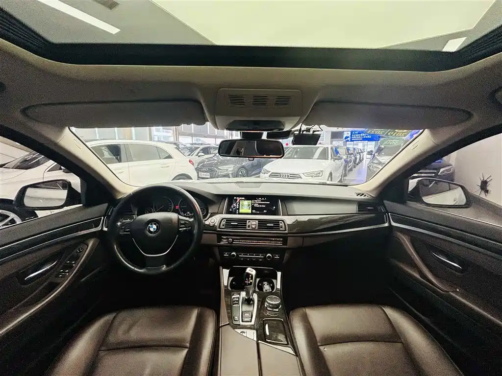 BMW 5 Series 2015 — фото 14