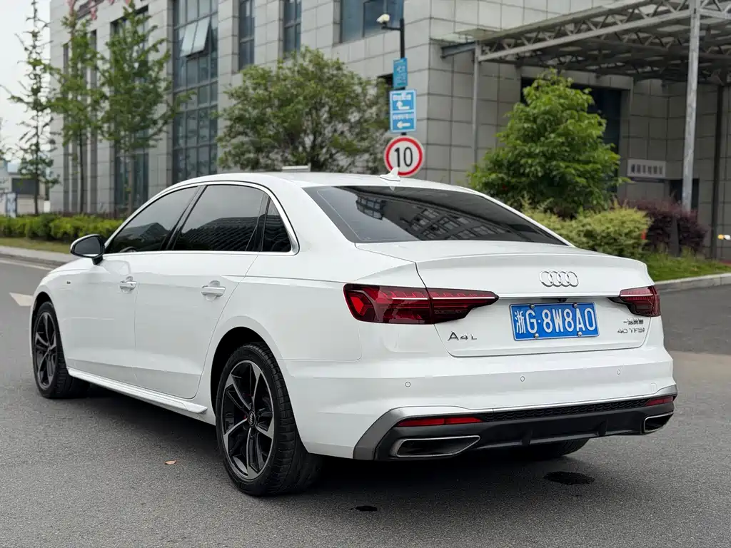 Audi A4L 2020 — фото 13