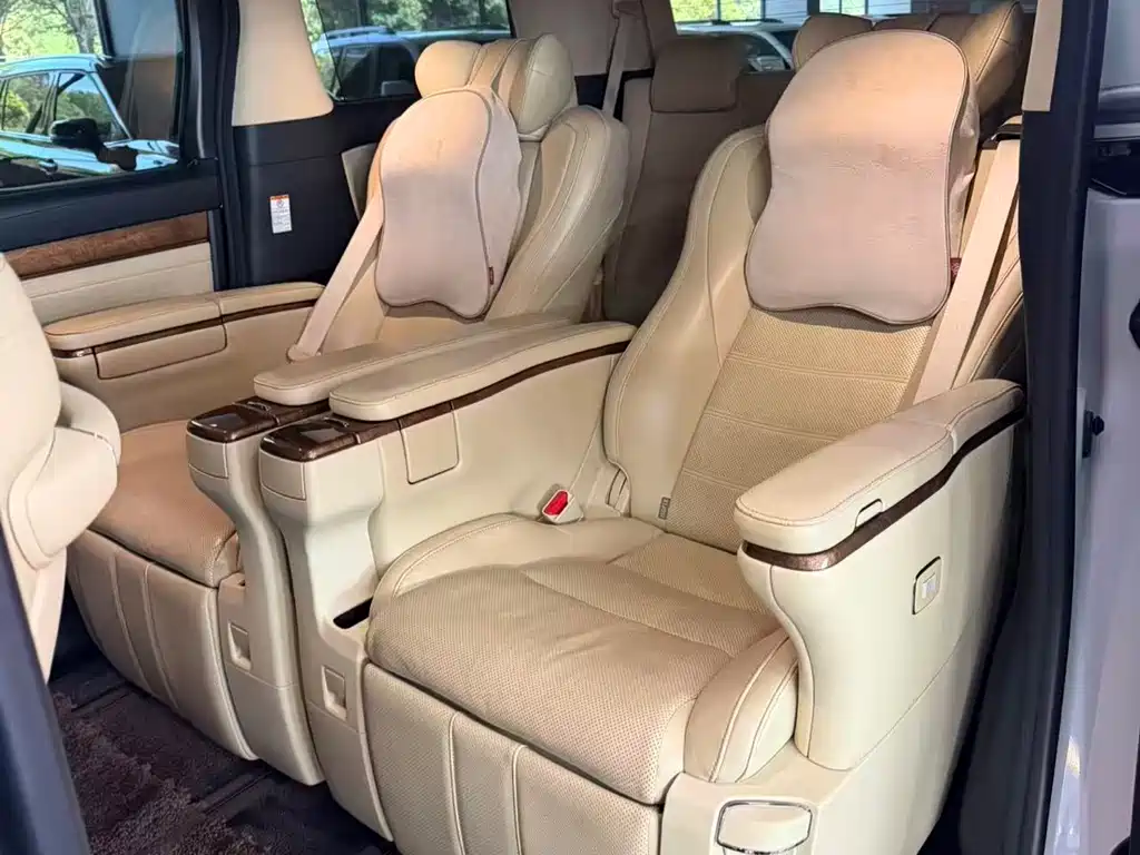 Toyota Alphard 2018 — фото 7