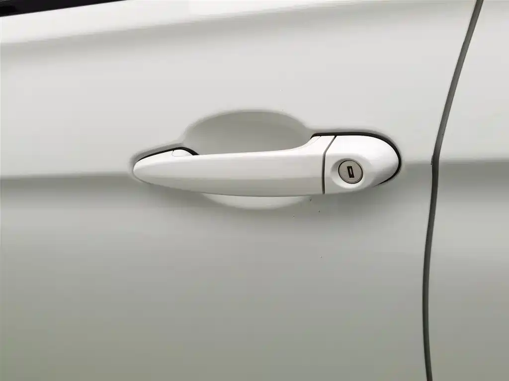 BMW 3 Series 2018 — фото 18