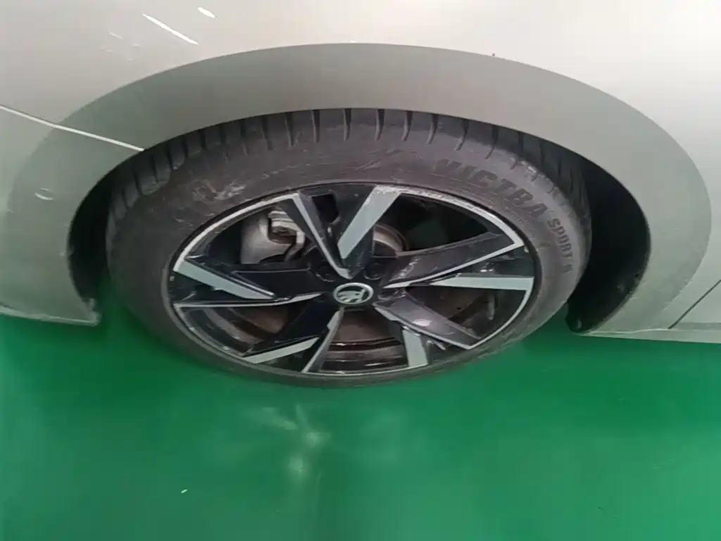 Skoda Octavia 2021 — фото 23
