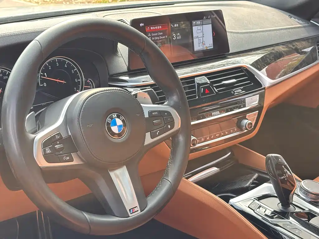 BMW 5 Series 2018 — фото 9