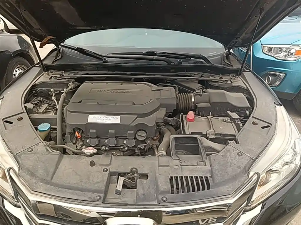 Honda Accord 2016 — фото 20