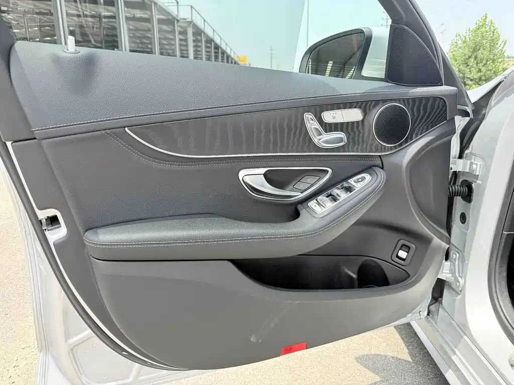 Mercedes-Benz C-Class 2017 — фото 12