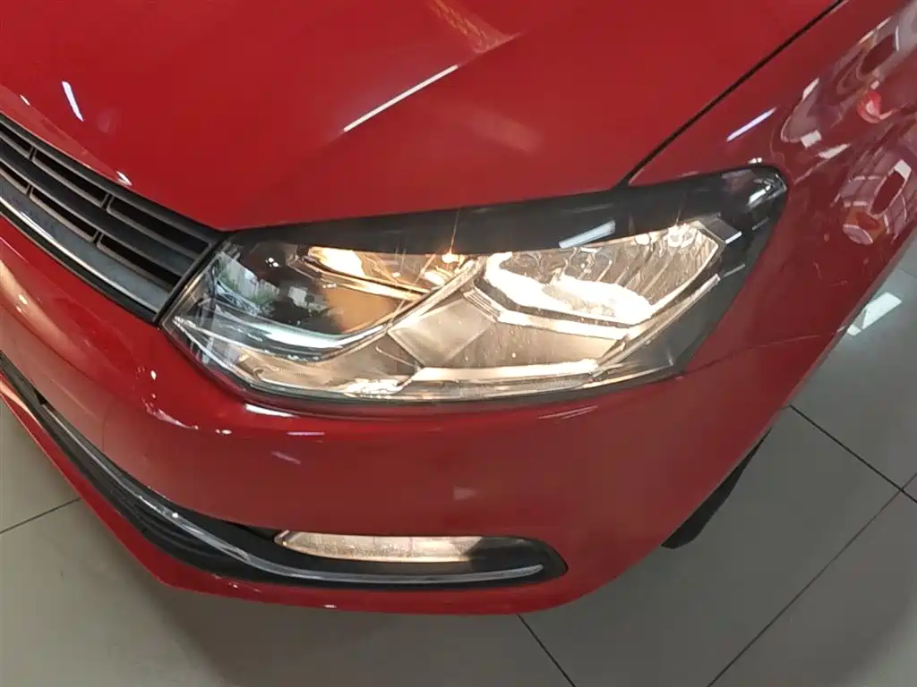 Volkswagen Polo 2017 — фото 24