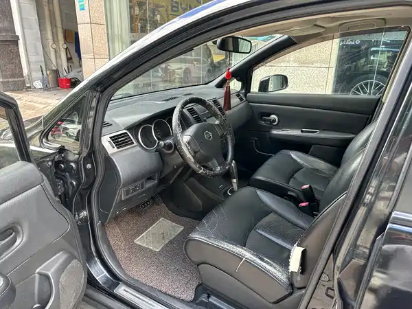 Nissan Tiida 2007