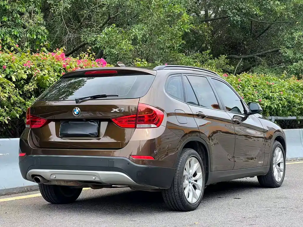 BMW X1 2014 — фото 16