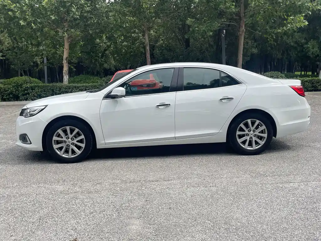 Chevrolet Malibu 2018 — фото 14
