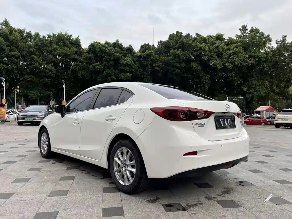 Mazda 3 Axela 2019 — фото 9
